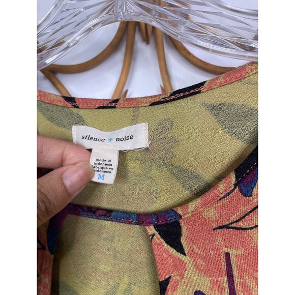 Urban Outfitters Silence + Noise Mia Cutout Surplice Top M - Picture 3 of 7